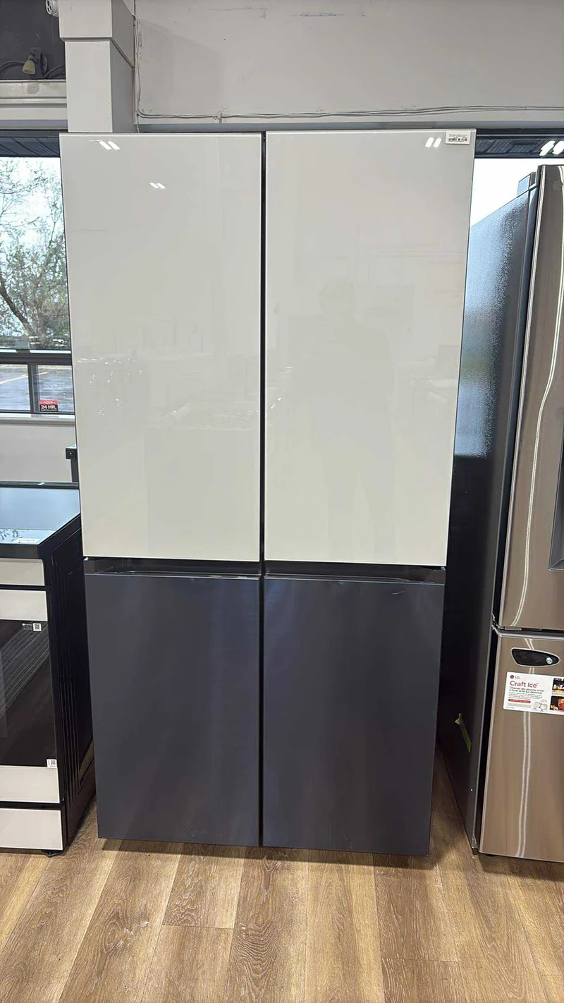 Samsung 36''Réfrigérateur - Bespoke - Personnalisable - Blanc et noir - RF23A9675AP - boîte ouverte