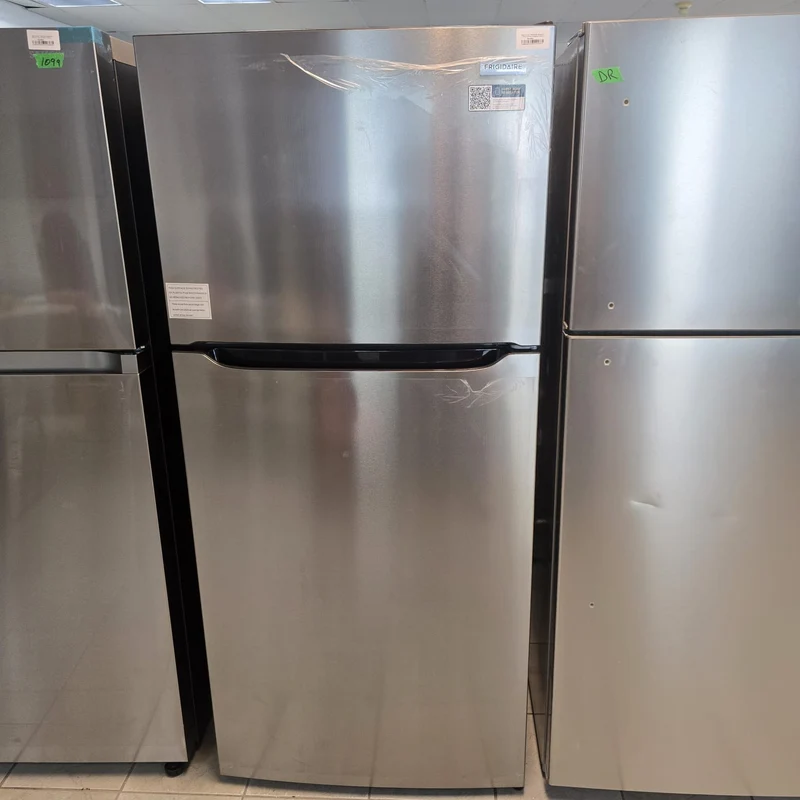 Frigidaire 30'' 18 pi cu Réfrigérateur - prêt pour le garage - inox - FRTE1835AV - boîte ouverte