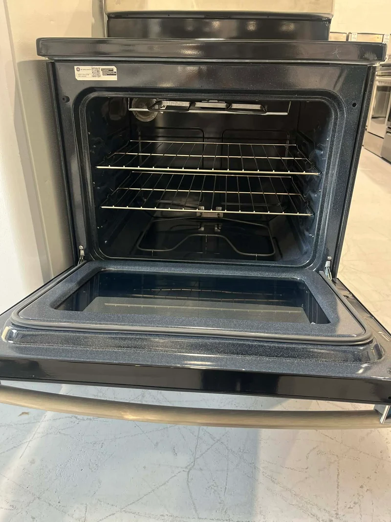 GE - Cuisinière Inox - Vitrocéramique - Reconditionnée