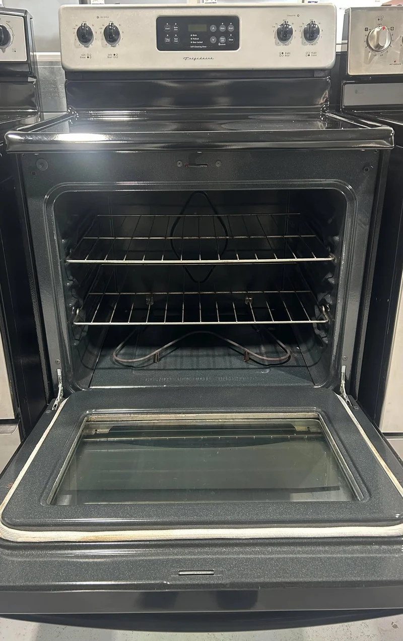Frigidaire - Cuisinière inox - Vitrocéramique - Reconditionnée