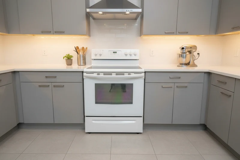 Frigidaire Cuisinière vitrocéramique - convection - Blanc - Reconditionné