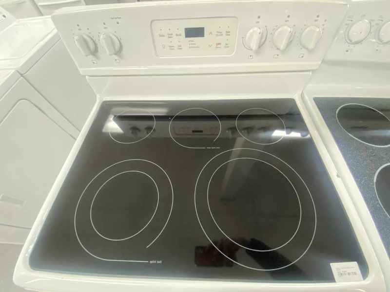 Frigidaire Cuisinière vitrocéramique - convection - Blanc - Reconditionné