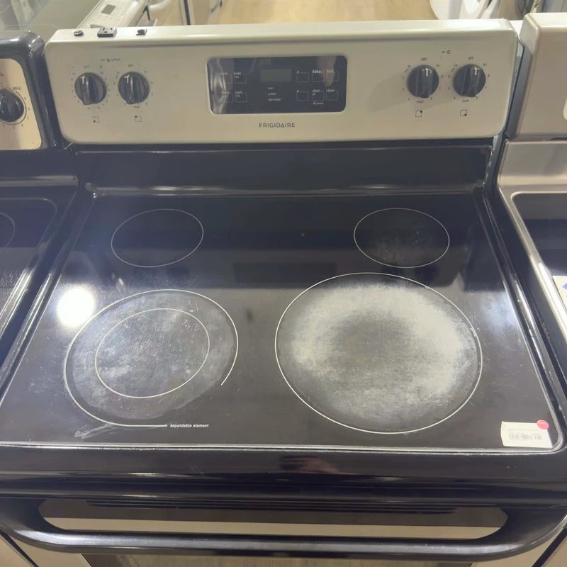 Frigidaire 30'' Cuisinière vitrocéramique- Inox- reconditionné