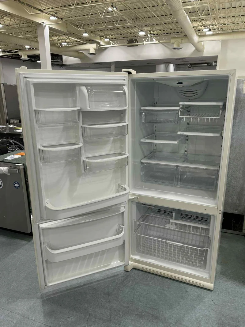 Amana-30''- refrigerateur - 2 portes - congelateur inferieur - beige - reconditionné