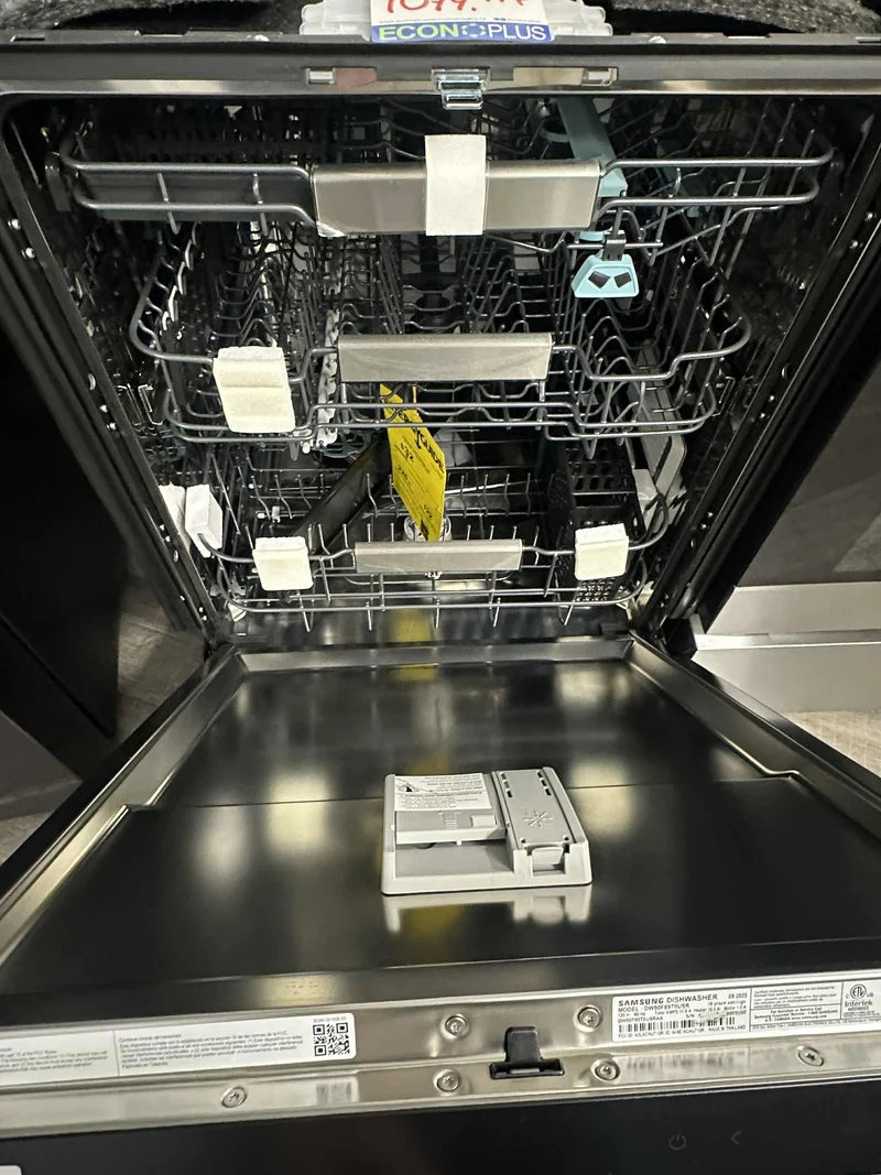 Samsung 24'' 38 dBA Lave-Vaiselle -10 cycles - inox - DW90F89T0USRAA - boîte ouverte