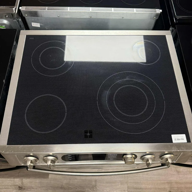 Bosch 30'' Cuisinière vitrocéramique encastrer - convection- inox- reconditionnée