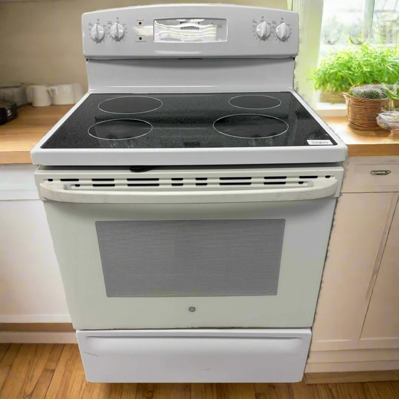 GE 30'' Cuisinière vitrocéramique - blanc- reconditionnée