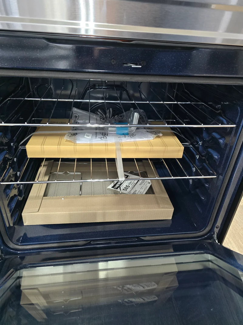 Samsung 30'' 6.9 pi cu Cuisinière - Convection - friture à air - WI-FI - Inox - NE63A6711SS/AC - boîte ouverte