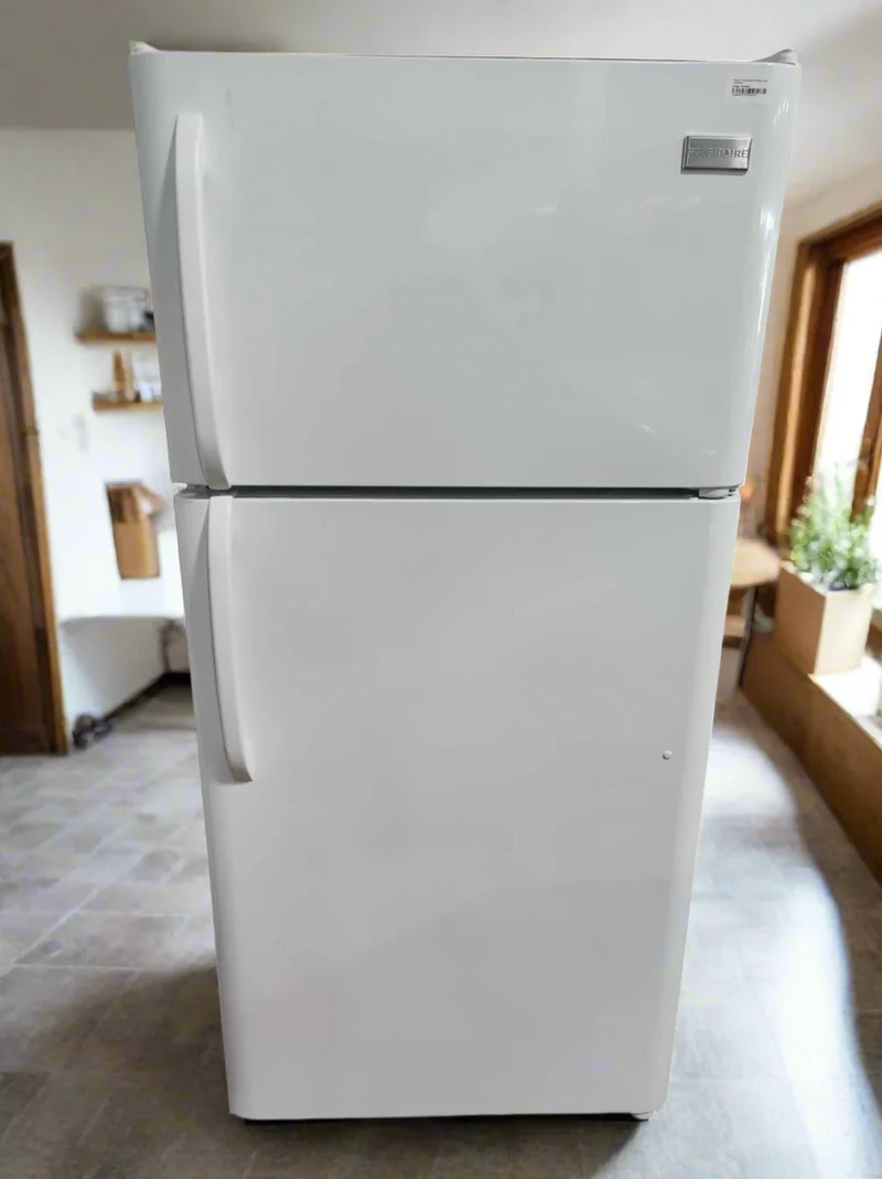 Frigidaire 30'' 18 pi.cu Réfrigérateur Congélateur Supérieur - Blanc - reconditionné