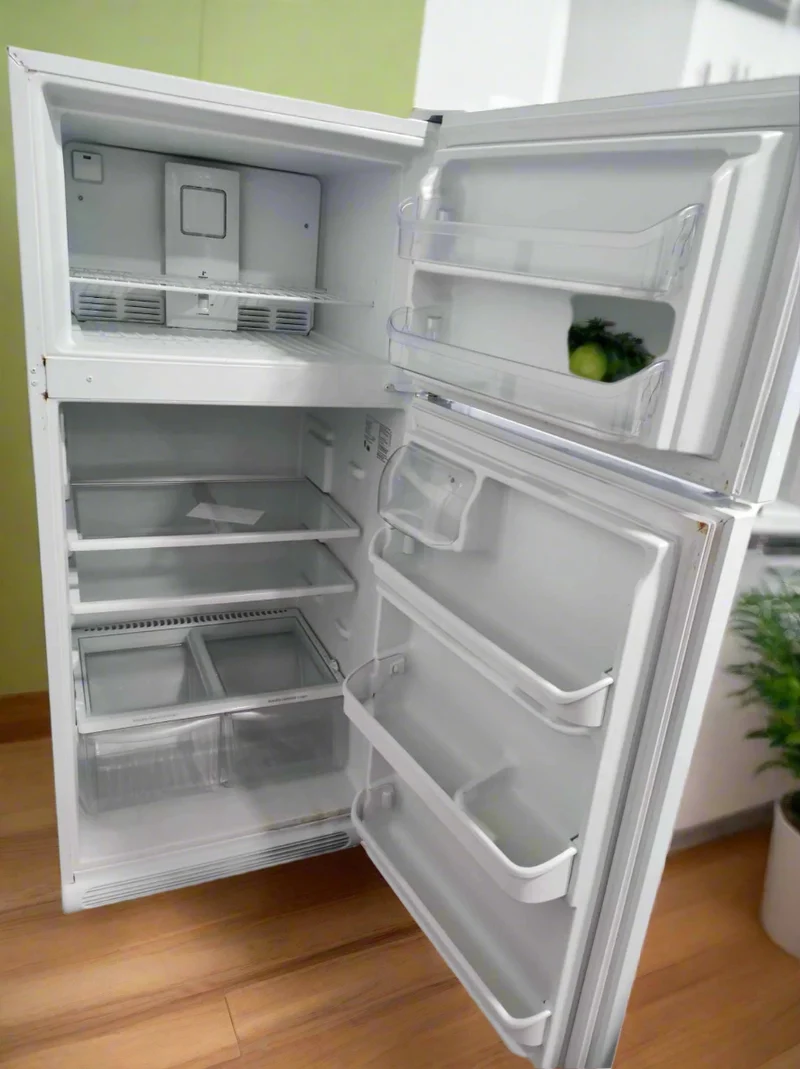 Frigidaire 30'' 18 pi.cu Réfrigérateur Congélateur Supérieur - Blanc - reconditionné