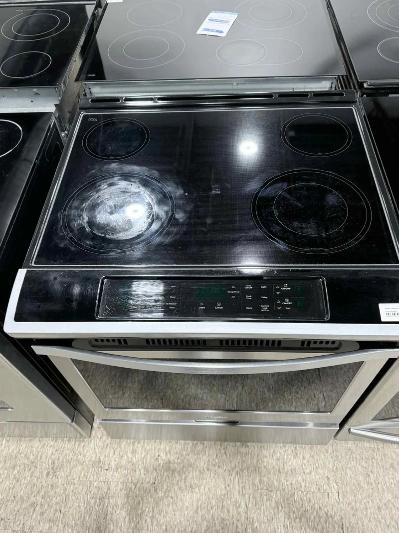 Whirlpool 30'' Cuisinière Vitrocéramique - Encastrée- Inox- Reconditionnée