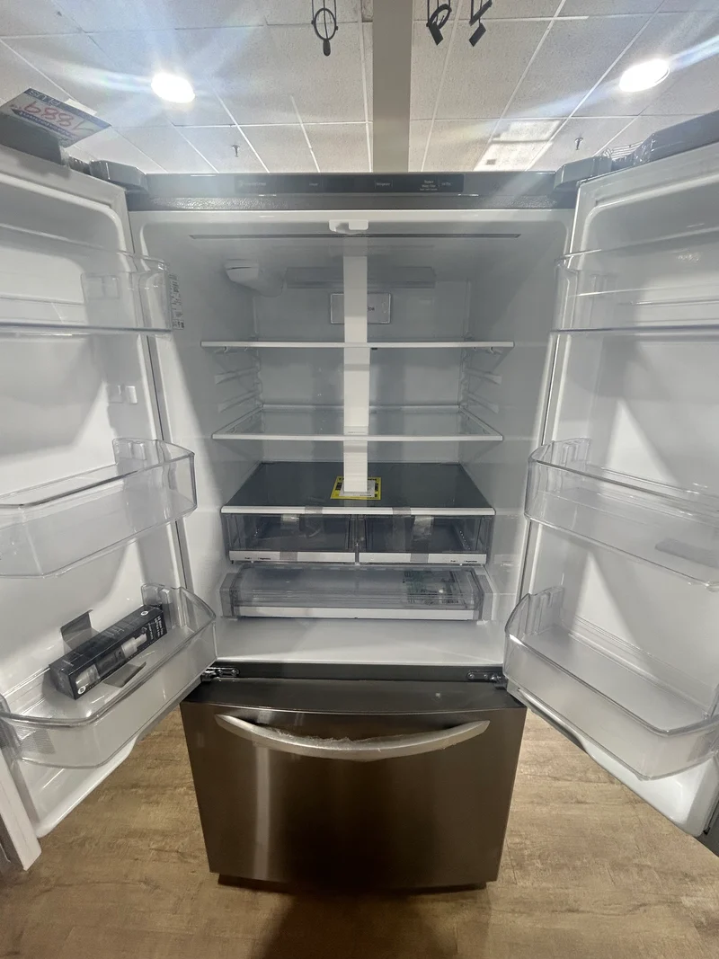 LG 33'' 25.1 pi³ Réfrigérateur à Portes Françaises - Inox - LRFCS2503S - Boîte Ouverte