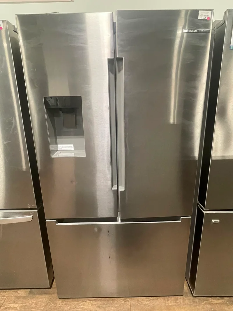 Bosch 36'' 26 pi cu. Réfrigérateur - 3 Battants - inox - B36FD10ENS - Boîte ouverte