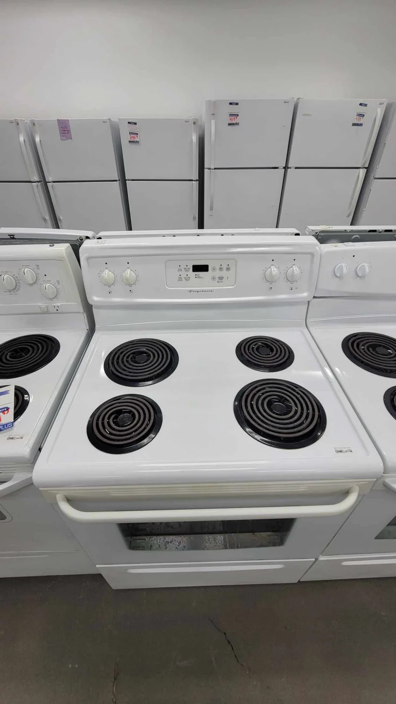 Frigidaire 30 po Cuisinière serpentin - blanc - Reconditionné