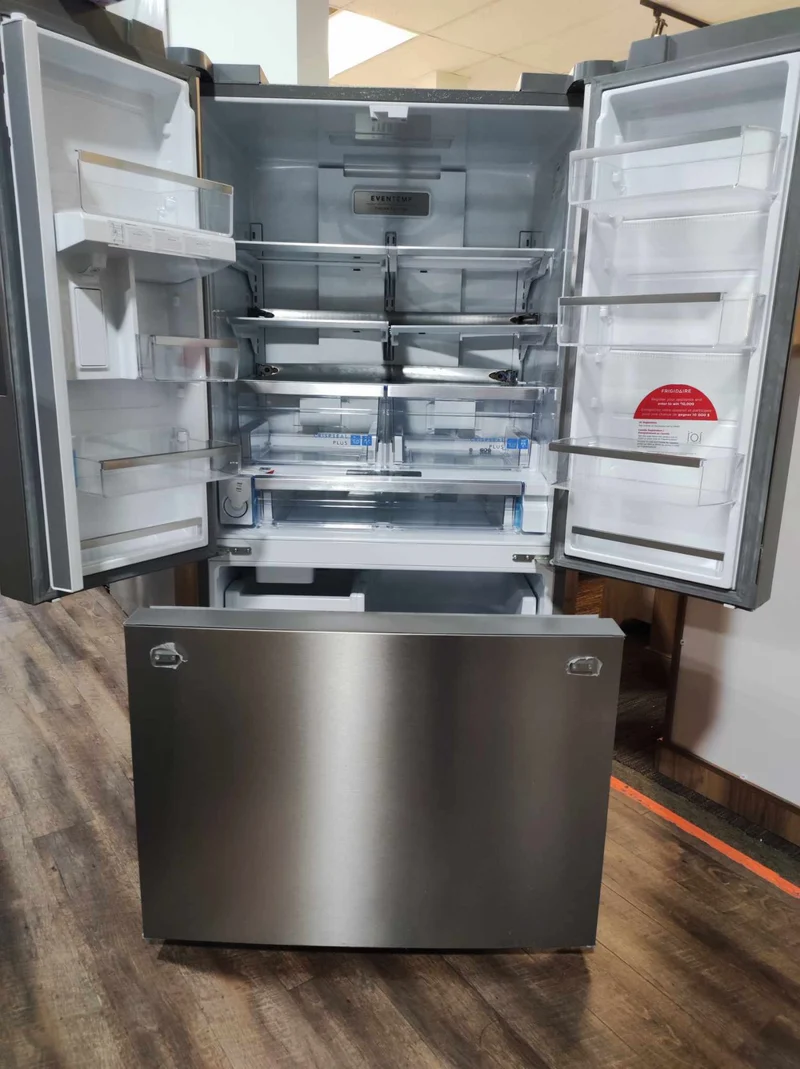 Frigidaire 36'' 23.3 pi cu. Réfrigérateur à profondeur de comptoir - inox - GRFG2353AF - Boite Ouverte