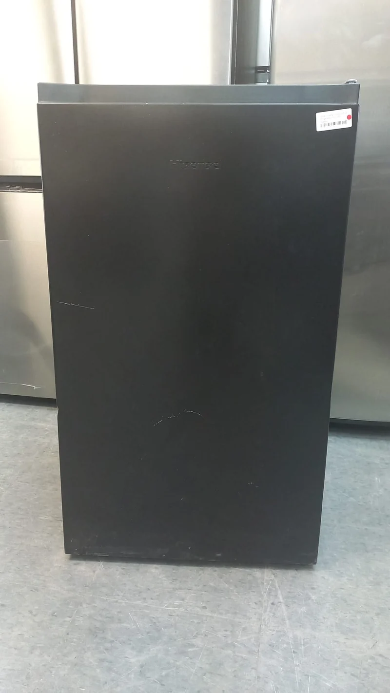 HIsense 18.7'' 3.3 pi cu réfrigérateur compact - noir - RC33C1GBE - boîte ouverte