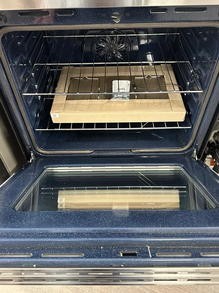 Samsung 30" 6.3 pi.cu - Cuisinière encastrable à Induction - Convection avec le mode Friture à air - Inox - NSI6DG9900SRAC - Boite Ouverte