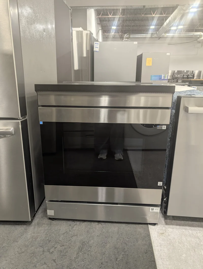 Samsung 30" 6.3 pi.cu - Cuisinière encastrable à Induction - Convection avec le mode Friture à air - Inox - NSI6DG9900SRAC - Boite Ouverte