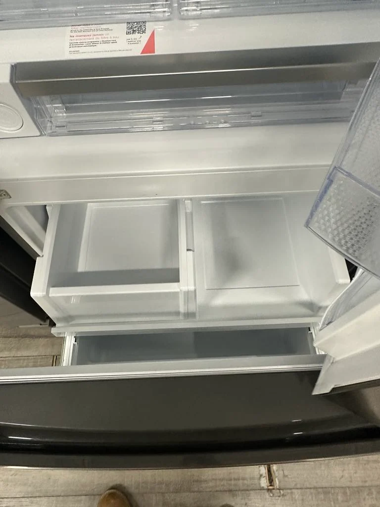 Frigidaire Gallery 30''20 pi. cu. - Réfrigérateur portes francaises - Inox - GRFN2023AF - boîte ouverte