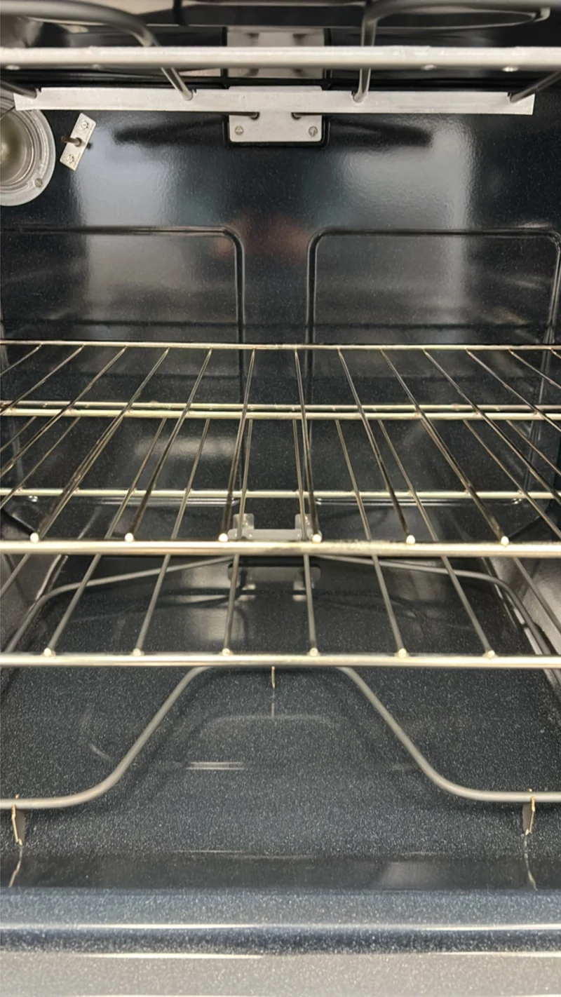 GE 30'' 4.8 pi cu. Cuisinière électrique - inox - JCBS630SVSS - Boîte Ouverte