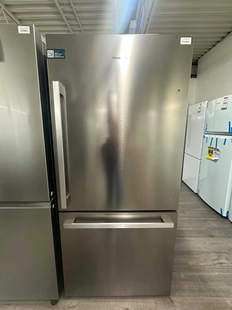 Hisense 31" 17.2 pi.cu - Réfrigérateur Profondeur Comptoir - EnergyStar - Inox - RB17A2CSE - PureFlat Design - Boîte Ouverte