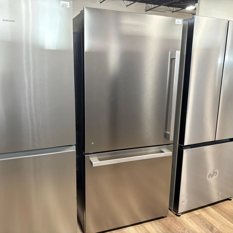 Hisense 31" 17.2 pi.cu - Réfrigérateur Profondeur Comptoir - EnergyStar - Inox - RB17A2CSE - PureFlat Design - Boîte Ouverte