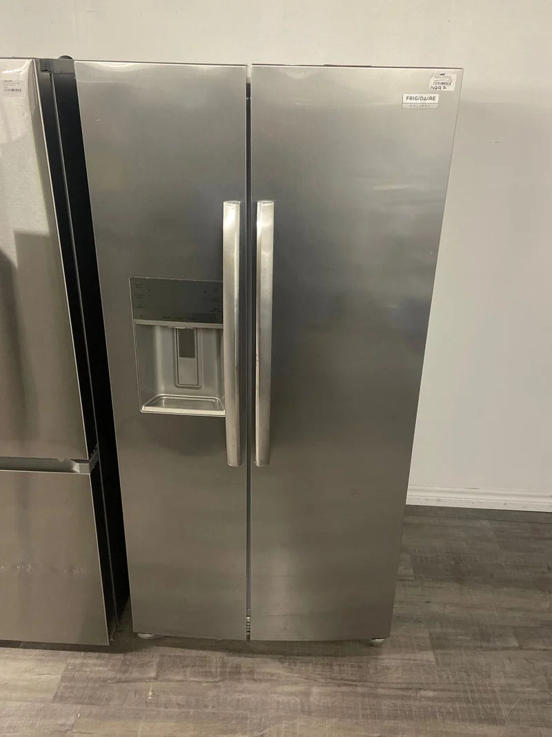 Frigidaire 36'' 22,3 pi.cu. Réfrigérateur côte à côte - distributeur d'eau - Energy star® - inox -GRSS2352AF - Boîte Ouverte