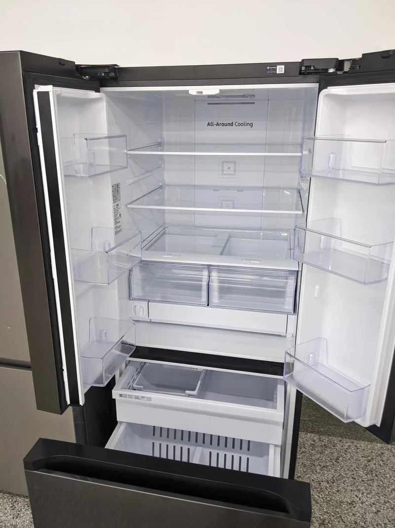 Samsung 30 po 22 pi.cu - Réfrigérateur à 2 battants - Distributeur Eau et machine à glace - Inox Noir - RF22A4221SG - Boîte Ouverte