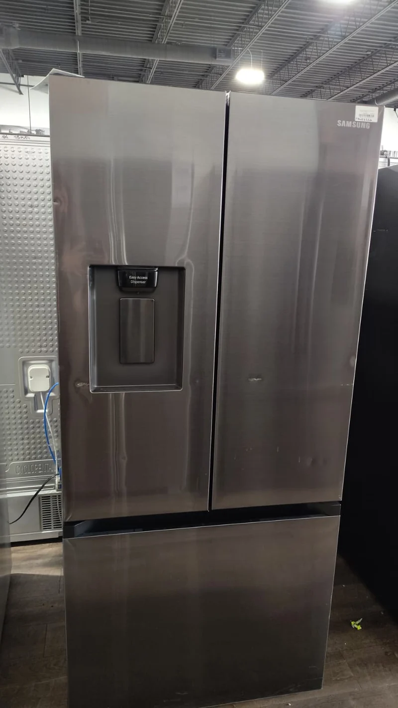 Samsung 30 po 22 pi.cu - Réfrigérateur à 2 battants - Distributeur Eau et machine à glace - Inox Noir - RF22A4221SG - Boîte Ouverte