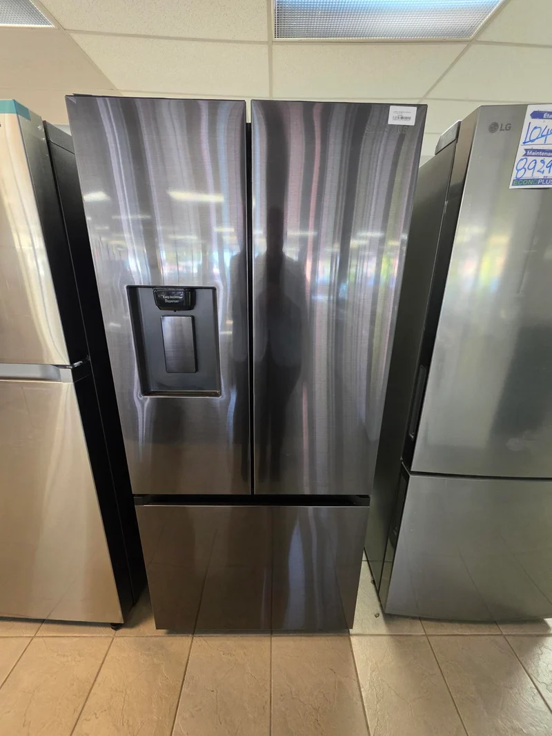 Samsung 30 po 22 pi.cu - Réfrigérateur à 2 battants - Distributeur Eau et machine à glace - Inox Noir - RF22A4221SG - Boîte Ouverte