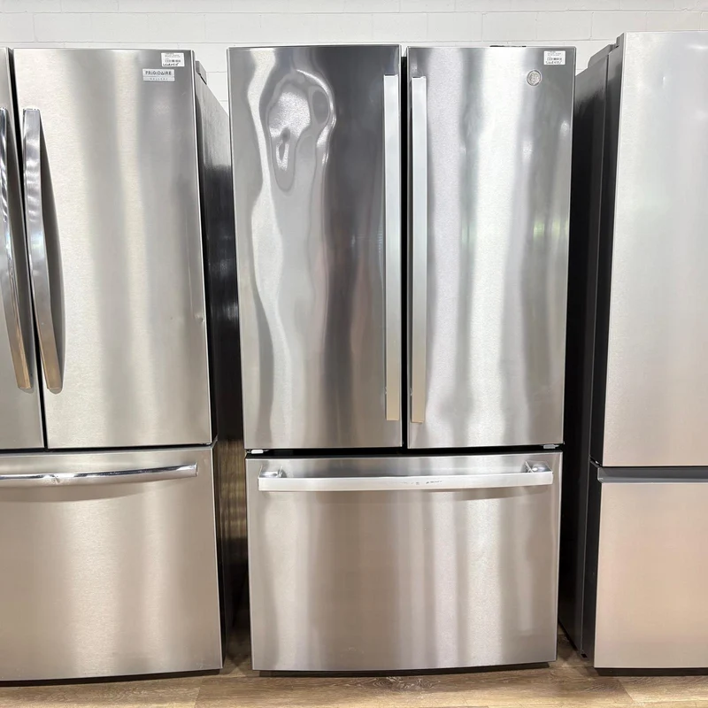 GE 36'' 27 pi cu. Réfrigérateur à 3 battants - Inox - GNE27JYMXFFS - Boîte Ouverte