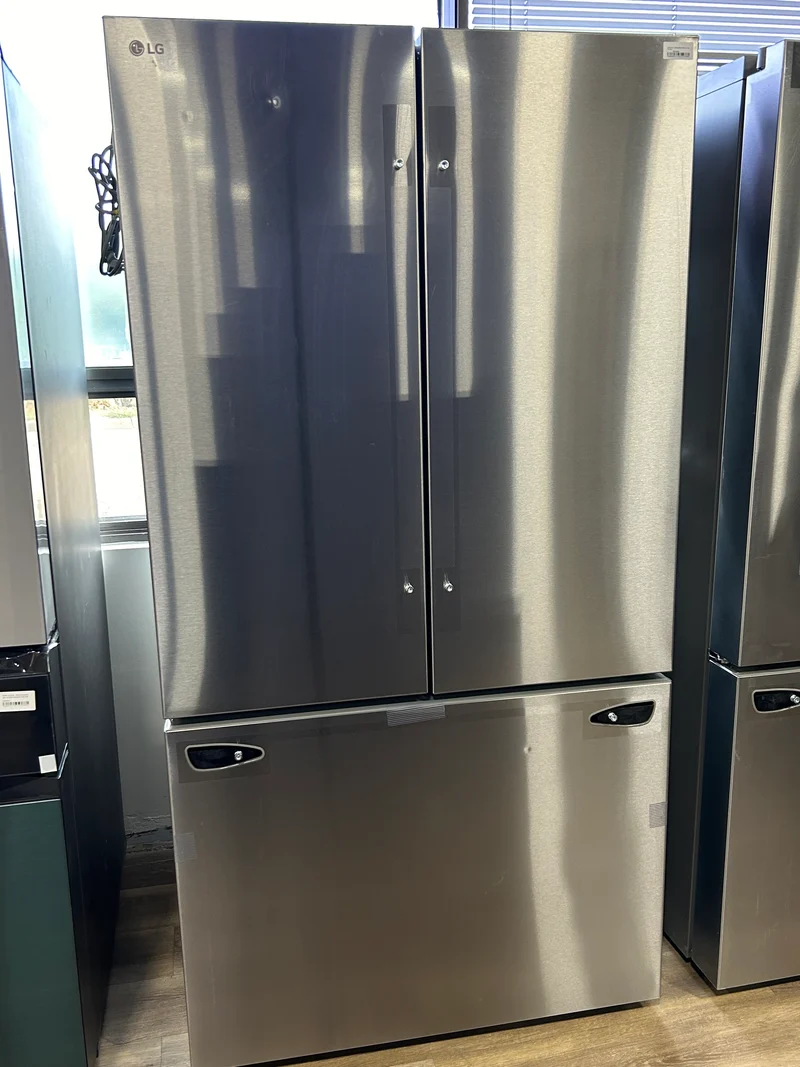 LG 36'' 26.5 pi Réfrigérateur à portes françaises -Profondeur Comptoir et Distributeur d'eau - inox - LRFLC2706S - Boîte ouverte