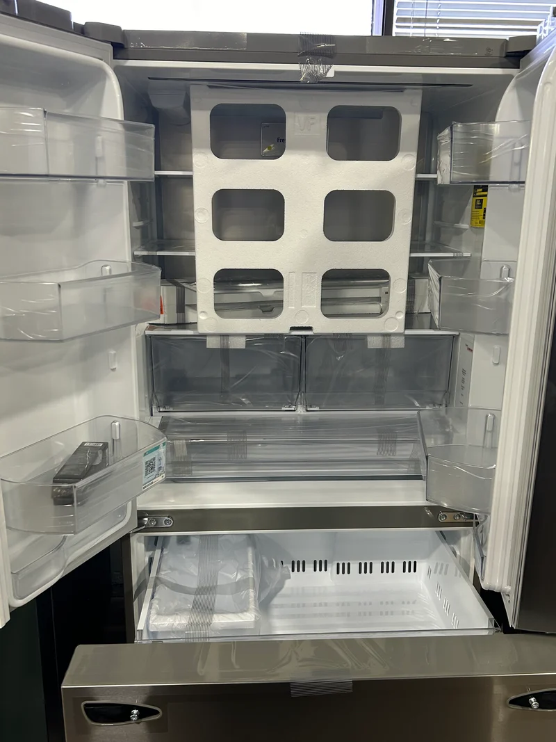 LG 36'' 26.5 pi Réfrigérateur à portes françaises -Profondeur Comptoir et Distributeur d'eau - inox - LRFLC2706S - Boîte ouverte