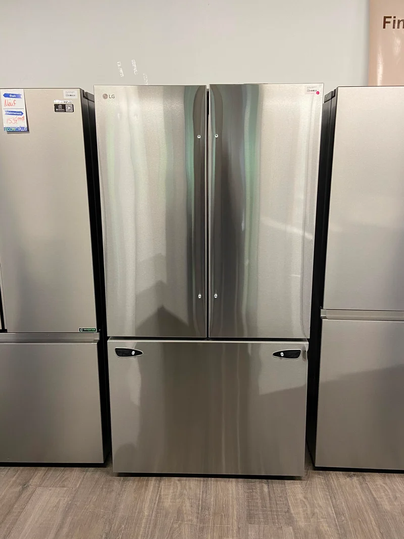 LG 36'' 26.5 pi Réfrigérateur à portes françaises -Profondeur Comptoir et Distributeur d'eau - inox - LRFLC2706S - Boîte ouverte
