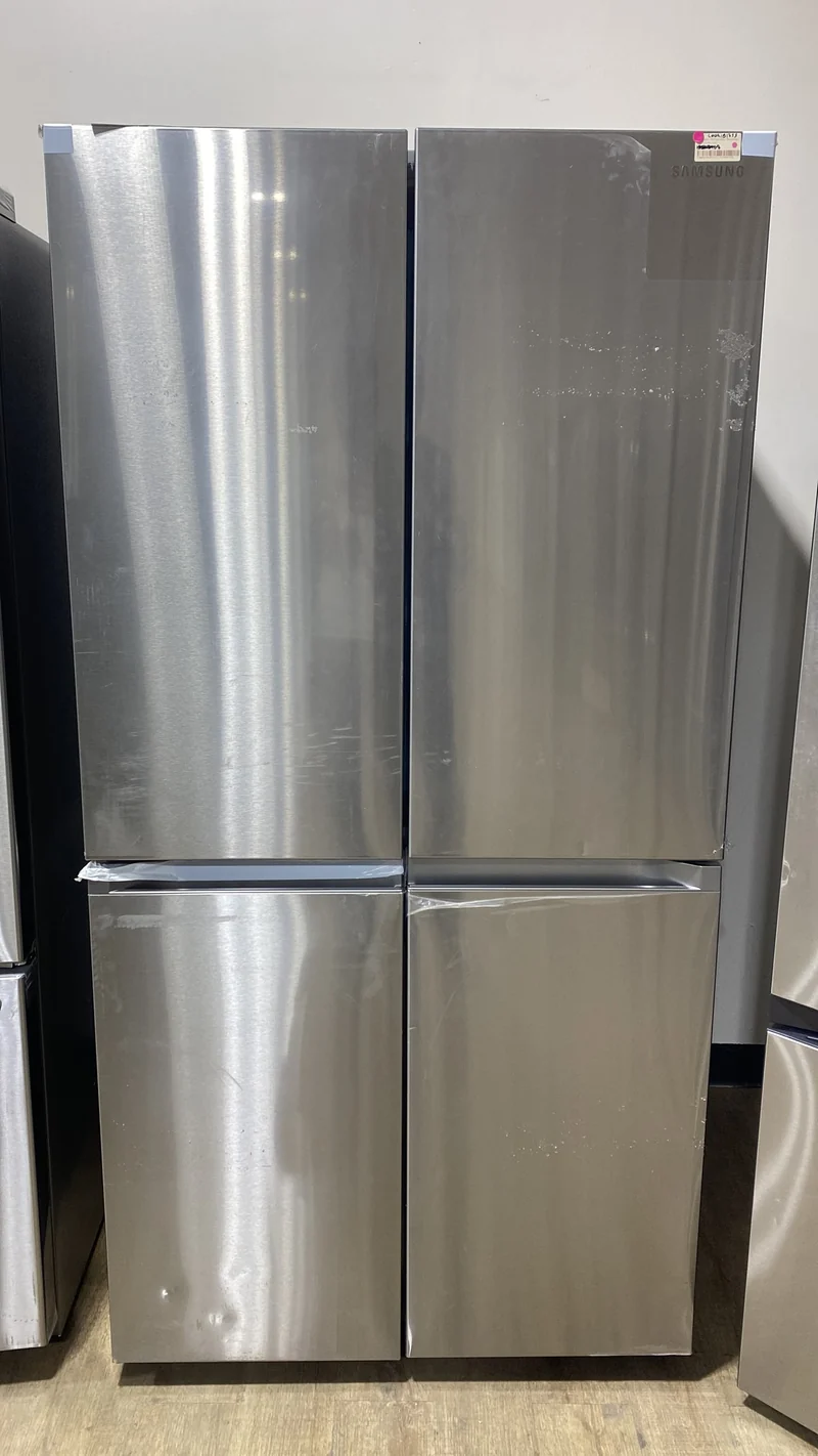 Samsung 36" 22.9 pi à 4 portes Francaise, Distributeur d'eau, machine à glaçons- Inox- RF23A9071SR - boite Ouverte