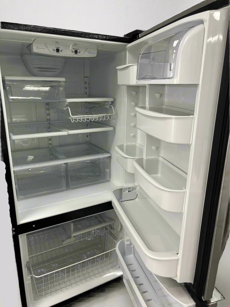 Amana 30'' 18 pi. cu Réfrigérateur Congélateur Inferieur - Inox - reconditionné