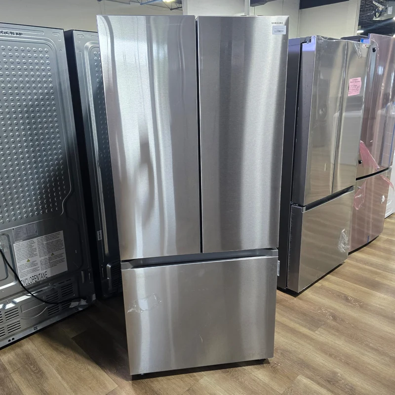 Samsung 30'' 22,1 pi.cu. Réfrigérateur à 3 battants - Machine à glace- Energy star® - Résistant aux Empreintes Digitales- inox - RF22A4111SR/AA - boîte ouverte