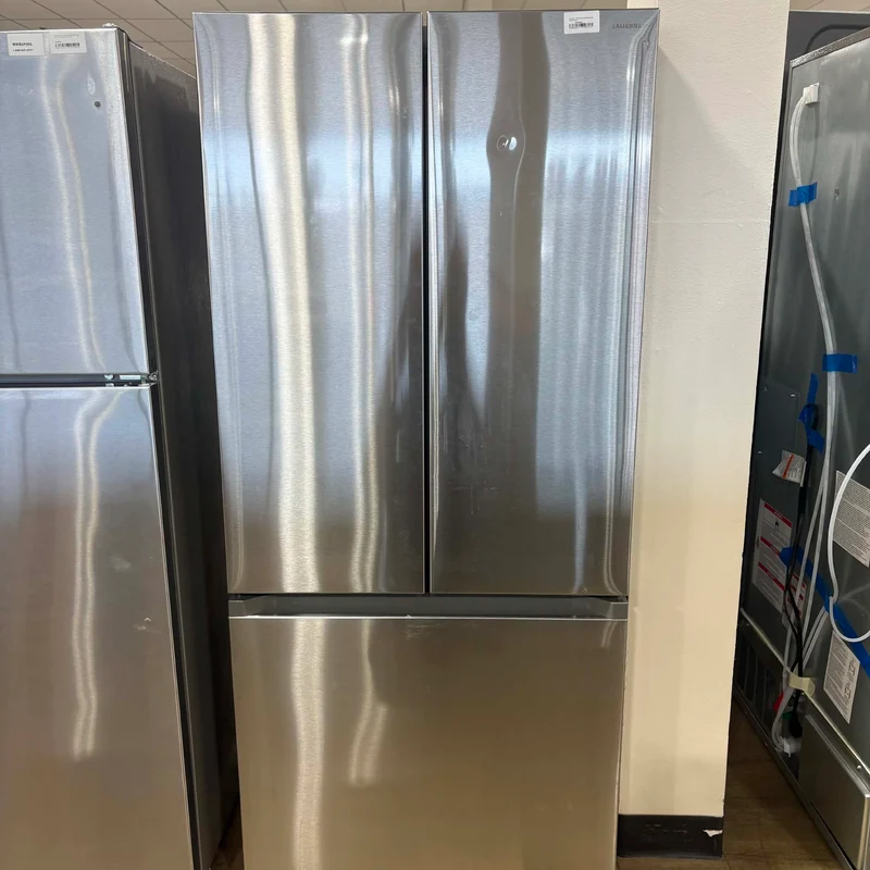 Samsung 30'' 22,1 pi.cu. Réfrigérateur à 3 battants - Machine à glace- Energy star® - Résistant aux Empreintes Digitales- inox - RF22A4111SR/AA - boîte ouverte