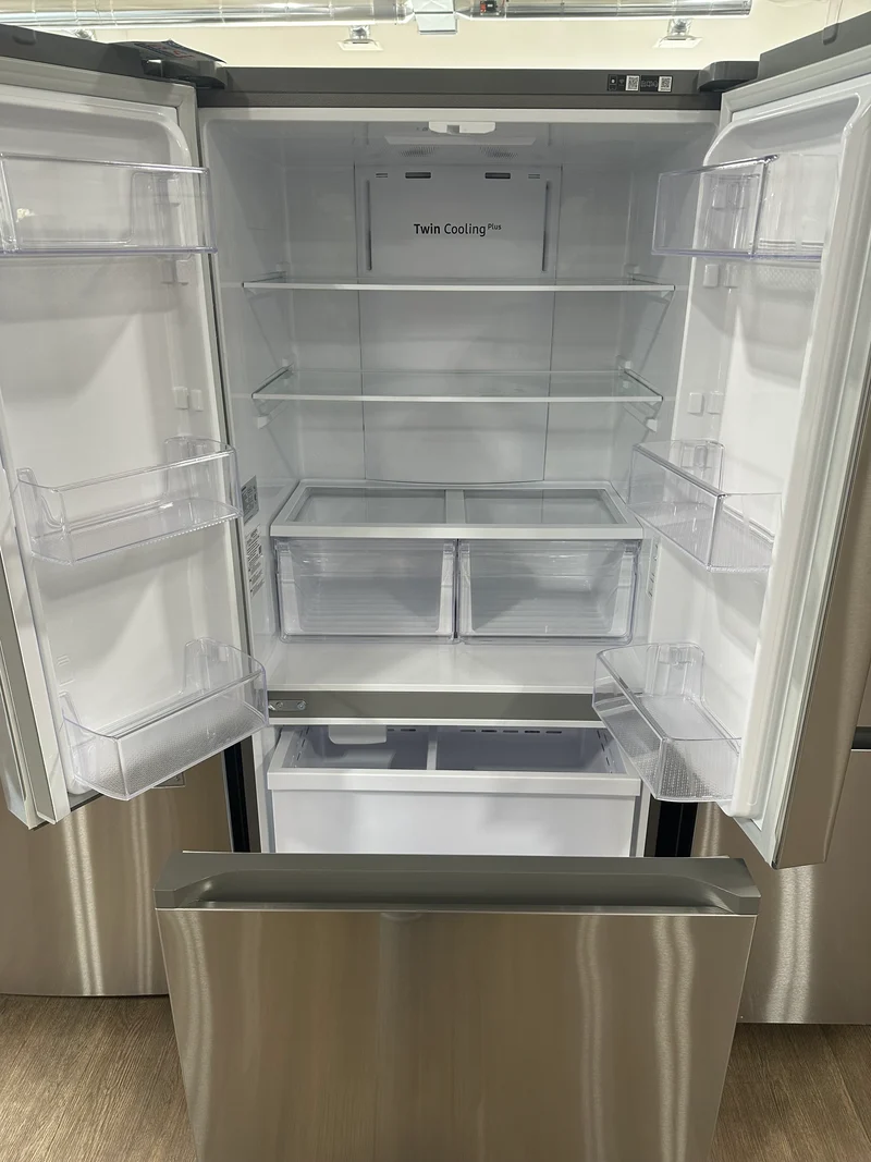 Samsung 33" 18.9 pi Cu. Réfrigérateur - profondeur comptoir - Inox- RF18A5101SR - Boite ouverte
