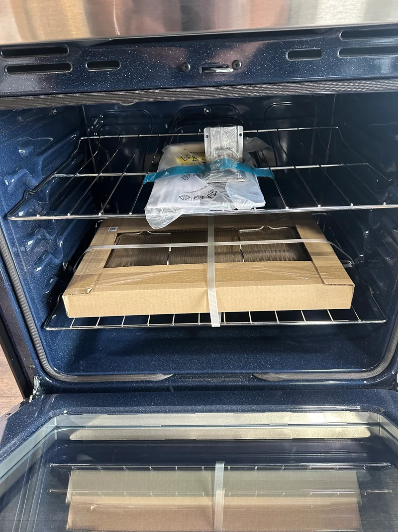 Samsung 30" 6.3 pi.cu - Cuisinière encastrable - Induction - Convection avec Friture à Air - Inox - NSI6DG9300SR/AC - Boîte Ouverte