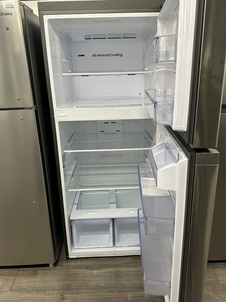 Samsung 30''17.6 pi. cu - Réfrigérateur à congélateur supérieur - inox - RT18DG6500SRAC - Boîte ouverte