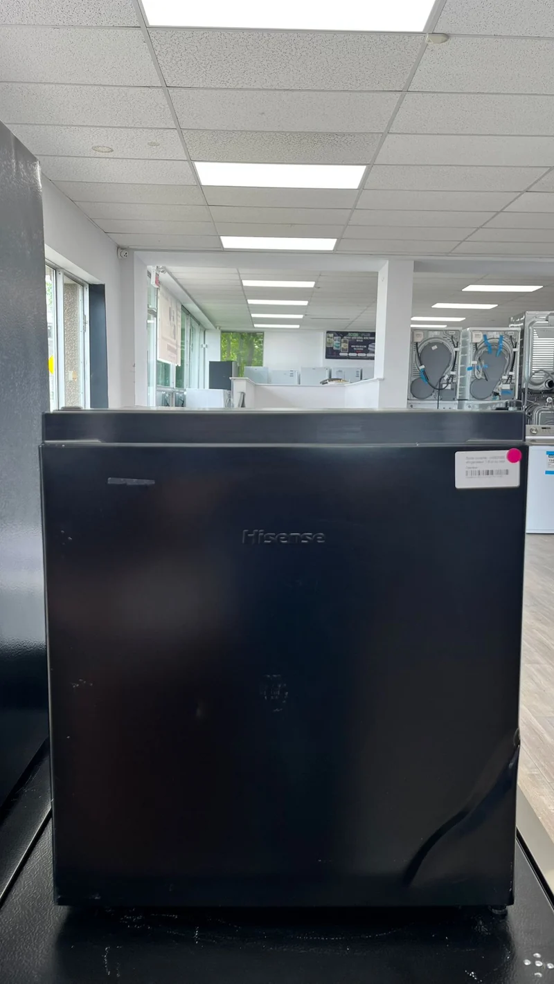 Hisense 18'' 1.6 pi cu Réfrigérateur Compact - noir- RC16C1GBE -Boîte Ouverte