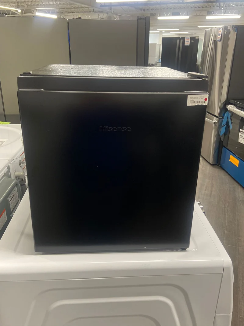 Hisense 18'' 1.6 pi cu Réfrigérateur Compact - noir- RC16C1GBE -Boîte Ouverte