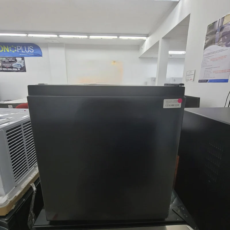 Hisense 18'' 1.6 pi cu Réfrigérateur Compact - noir- RC16C1GBE -Boîte Ouverte