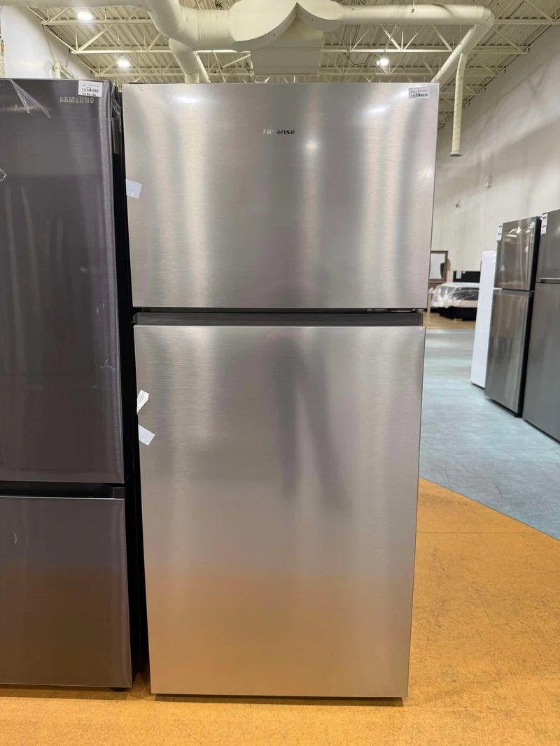 Hisense 30'' 18 pi cu. Réfrigérateur - Inox - RT18A2FSD - Boîte Ouverte