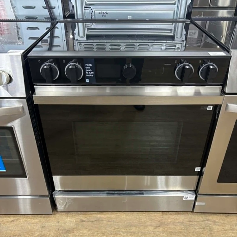 Samsung 30'' 6,3 pi. cu. - Cuisinière vitrocéramique - convection- inox - NSE6DG8700SRAC - boîte ouverte