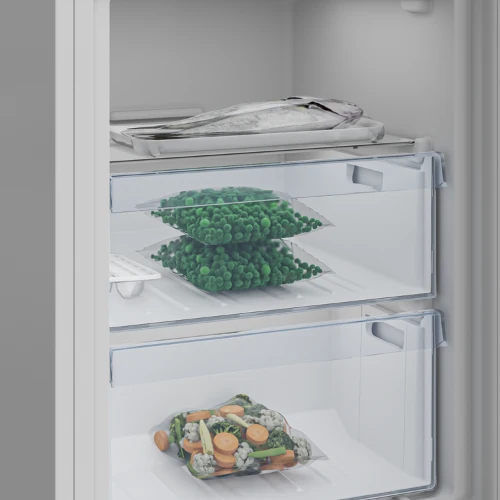 Réfrigérateur congélateur en bas Beko RCSA270K40WN
